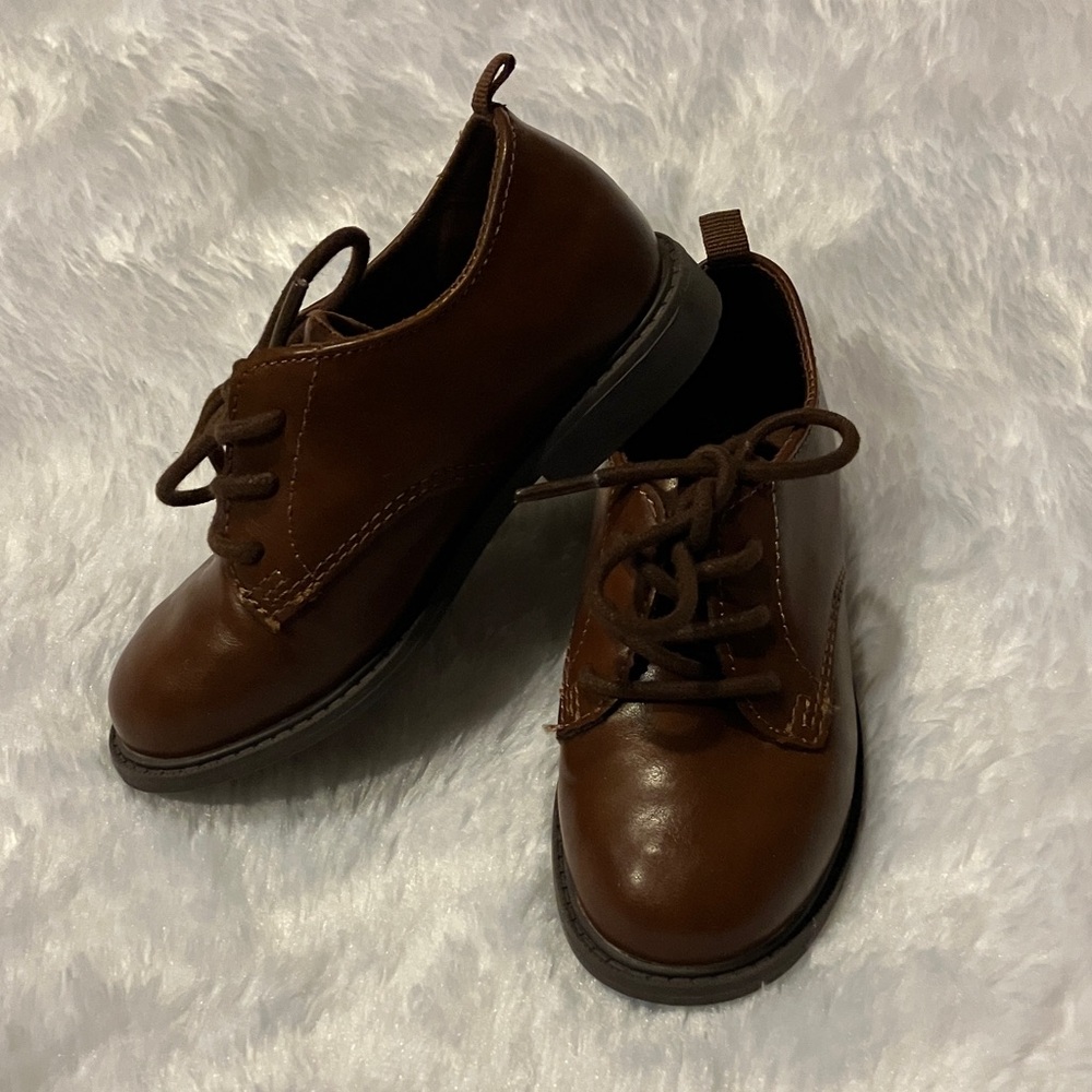 Carter Brown Leather Lace-Up Shoes